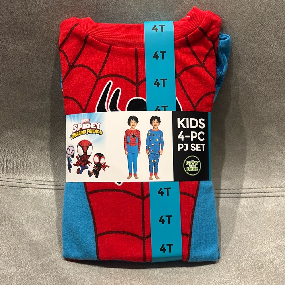 Spidey and his amazing friends kids 4 pc pajama set glow in the dark